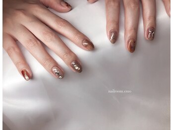 エモ(emo)/ネイルデザイン