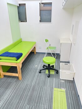 アイキュア鍼灸接骨院 東梅田(iCure鍼灸接骨院)/ 個室も完備☆