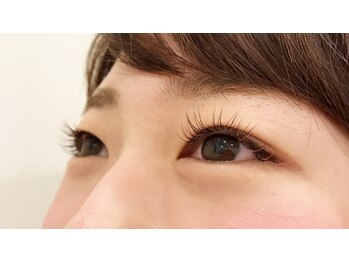アプレ 本店(apres)/自然で美しい上品な目元デザイン