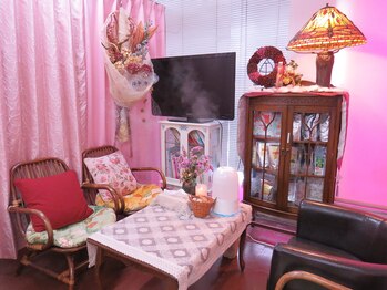 リラックスサロン サワッディ 諫早店/待合スペース