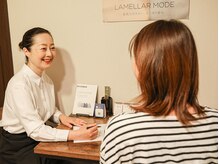 サロン レーベルの雰囲気（施術前にお肌のお悩みを伺います！）