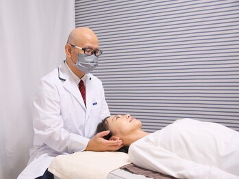 江坂回復アップラボの写真/【江坂で小顔矯正初回90分¥4,980】筋肉を緩めて小顔矯正！頬骨や首肩、胸部・鎖骨までケアでリフトUP◎