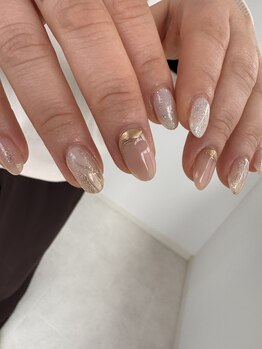beige × &nbsp;gold