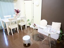 夢みるよもぎ蒸し 天王寺店/明るい店内