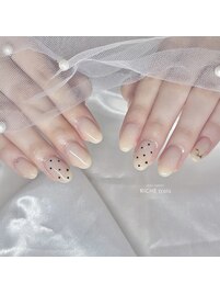 肌なじみカラー♪ドットネイル