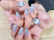 持ち込みつけ放題7900円。持ち込みデザインの再現が得意なサロン