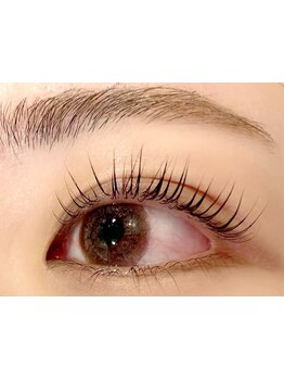 ナチュラル上品な目元にしたい