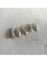 ネイル アル(NAIL ARU)/ゴールドの箔で大人感☆