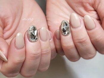ミンスネイル(Mins Nail)/スワロフスキーポイントアート
