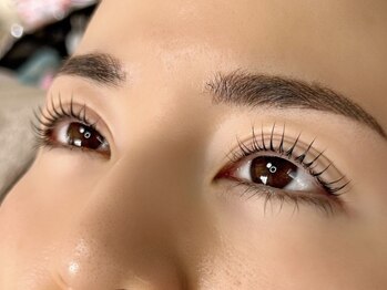 ナディ ネイルアンドアイラッシュサロン(nadi)の写真/《仕事や学校にもOK！》まるで自まつ毛のような自然な仕上がりの目元になれる♪