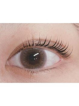 ナチュラル上品な目元にしたい