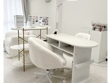 クオーレ(Cuore)の雰囲気（白を基調とした韓国風の店内♪）