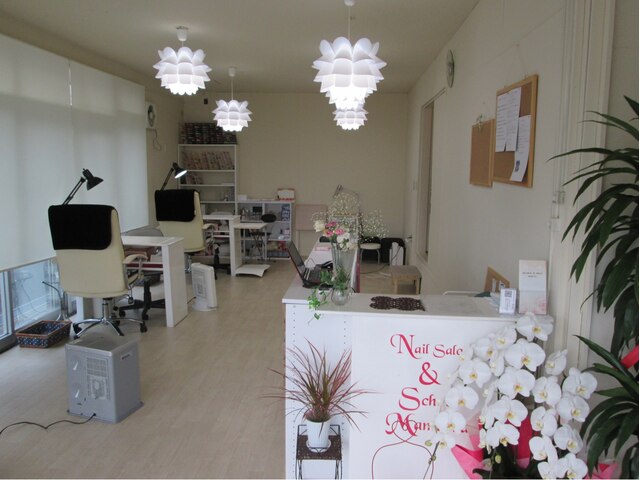 Nail Salon & School  mami-ru　一ノ割店