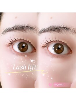 レア(LE’A)/瞼を越えるまつ毛パーマ