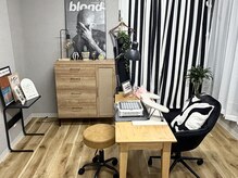 Chenoe Nailsの雰囲気(ウッド調で落ち着きのあるプライベートサロンです)