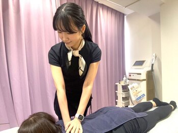 ホットストレッチ 池袋店の写真/【池袋東口1分】首・肩・腰周りの辛さにアプローチ!23時まで営業でお仕事帰りにも◎男性も女性もご利用OK