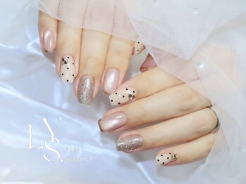 リス ネイルアンドビューティー(LYS)/ドットネイル