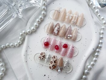 エンジェルガーデン 青山店(Angelgarden)の写真/アートやパーツの種類の多さが魅力☆お好きなデザインを両手に一本ずつ丁寧に施術してくれる信頼サロン…☆