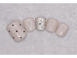 6000円　フットネイル