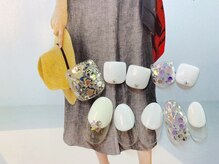 フェリシアネイル(FERECIA nail)/上：¥8980／下：¥7980