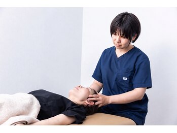 グランルーツ(GranRoots)の写真/たるみ改善&ほうれい線小顔矯正！年間8000件以上施術を行う小顔矯正のスペシャリスト♪☆3300円