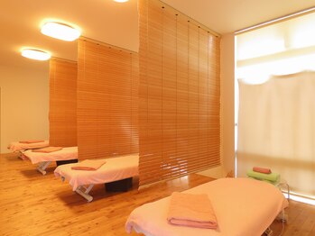 ナチュラルボディーカフェソラ(Natural Body Cafe SORA)/明るく開放的な店内