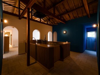 ナチュラルハーブス 灯り 淡路(Natural Herbs AKARI)/満ちてほどける時間、空間