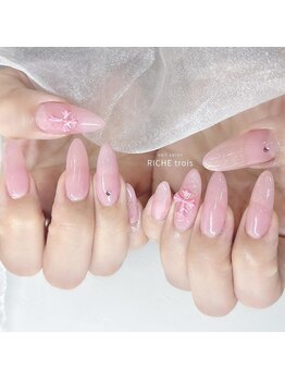 リッシュ トロワ(RICHE trois)/ちゅるんラメグラネイル