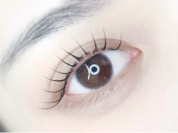 メメ(MEME)の写真/ナチュラルなのに、しっかり存在感のある品のあるお目元に♪まつげのお悩みに合わせて施術いたします！