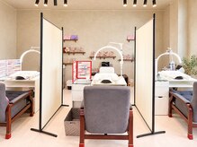 アイナアイナ 調布東口店(AINA AINA)の雰囲気（仕切りのある施術スペース♪周りを気にせずリラックス◎）