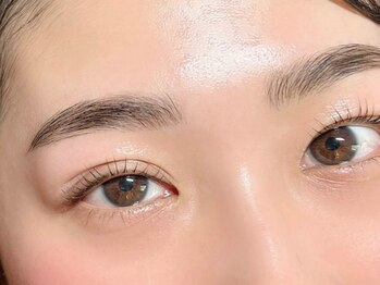 エルミュ(Elmu)/まつげと眉毛の同時施術