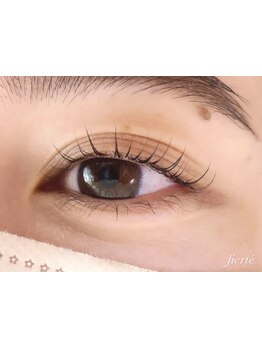 ナチュラル上品な目元にしたい