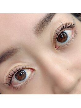 アリュール(Allure)の写真/【次世代まつげパーマ】自まつ毛を根元から最大限に立ち上げ！根元から毛先まで緩やかにカールも◎