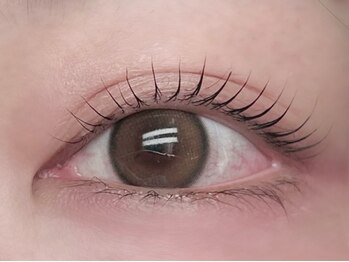 クイーン(Queen)の写真/【まつ毛パーマ¥3980】何度でも同価格が嬉しい★自まつ毛をしっかりと立ち上げ、大きな瞳に印象UP！