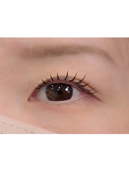 ナチュラル上品な目元にしたい