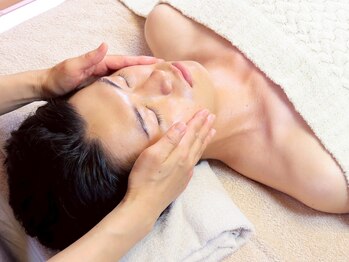 サラ ベル(SARAH BELLE)/顔・首・肩・デコルテマッサージ