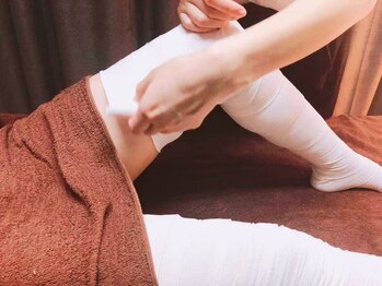 グリュック 新宿店(Gluck)の写真/【リンパ・血流の滞りに】インドエステ手技でほぐして流す！むくみや疲れ改善★ハイパーナイフでW効果を！