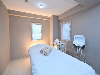 レイ(Rey)/別所ビル４０２入り口は京阪側