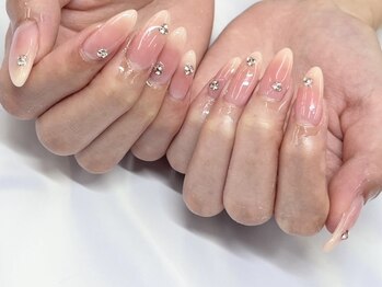 ハニービービー(Honey Bee Bee)/ワンホンチークネイル