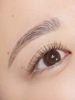 プリュムアイラッシュ(plume eyelash)の写真/【平尾駅徒歩1分◎】国産クリームを使用し眉毛の毛流れ自由自在♪黄金比で魅せるオーダーメイド施術!
