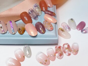 ネイルサロンアンドスクール ディスディアーナ(Disdirena)の写真/当店自慢!流行りよりも“センス”で魅せる美しい指先へ◎シンプル~贅沢ネイルまでサンプルから選択可能★