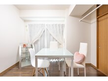 フロムティーナ(From:Teena)の雰囲気（落ち着いた雰囲気の施術室でリラックス★）