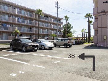 ワンアップ(One-up)/【駐車場】