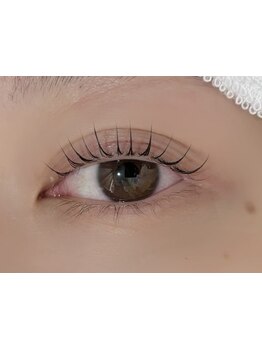 ナチュラル上品な目元にしたい