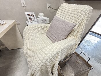 メゾン エクラ(Maison Eclat)の写真/大人の女性にぴったり♪落ち着いた空間、リラックスできるソファで癒しとキレイを。