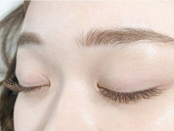 アイラッシュ フリーティエ(eyelash freetie)の写真/【ブラウンカラーでイマドキ感を演出】リーズナブルな価格でカラーエクステを楽しむならfreetieにお任せ♪