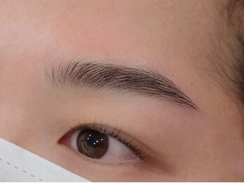 フフラ(fufla)の写真/自眉毛を最大限に生かし自然に仕上げメイクの時短になる美しい眉毛に♪骨格・筋肉に合わせてご提案◎