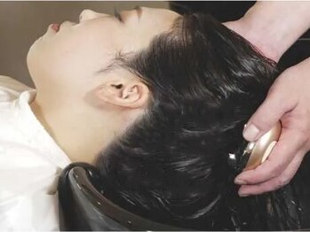 ファン(FAN)の写真/【眼精疲労解消♪】頭皮洗浄とヘッドスパと毛穴洗浄が一度に叶う♪頭皮ケアでお顔をリフトアップ★