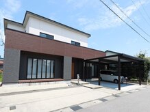 閑静な住宅街の一軒家です。減速し安全運転でお越しください。