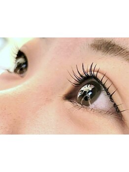 ナチュラル上品な目元にしたい